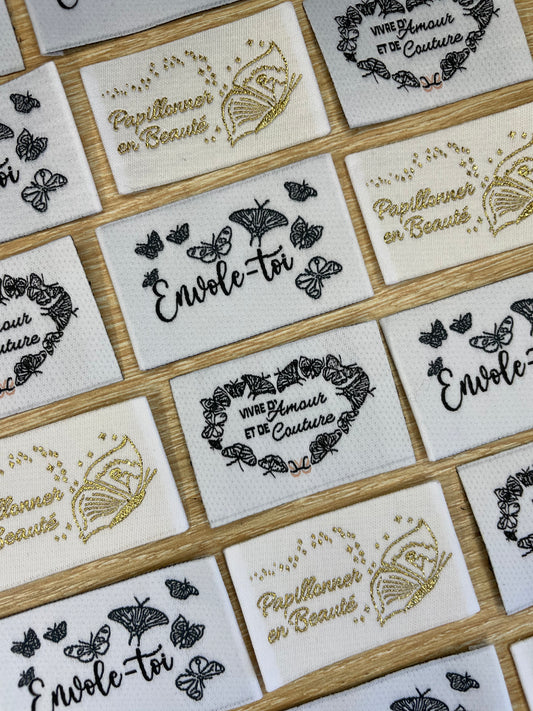 Étiquettes tissées "Envolée de papillons"